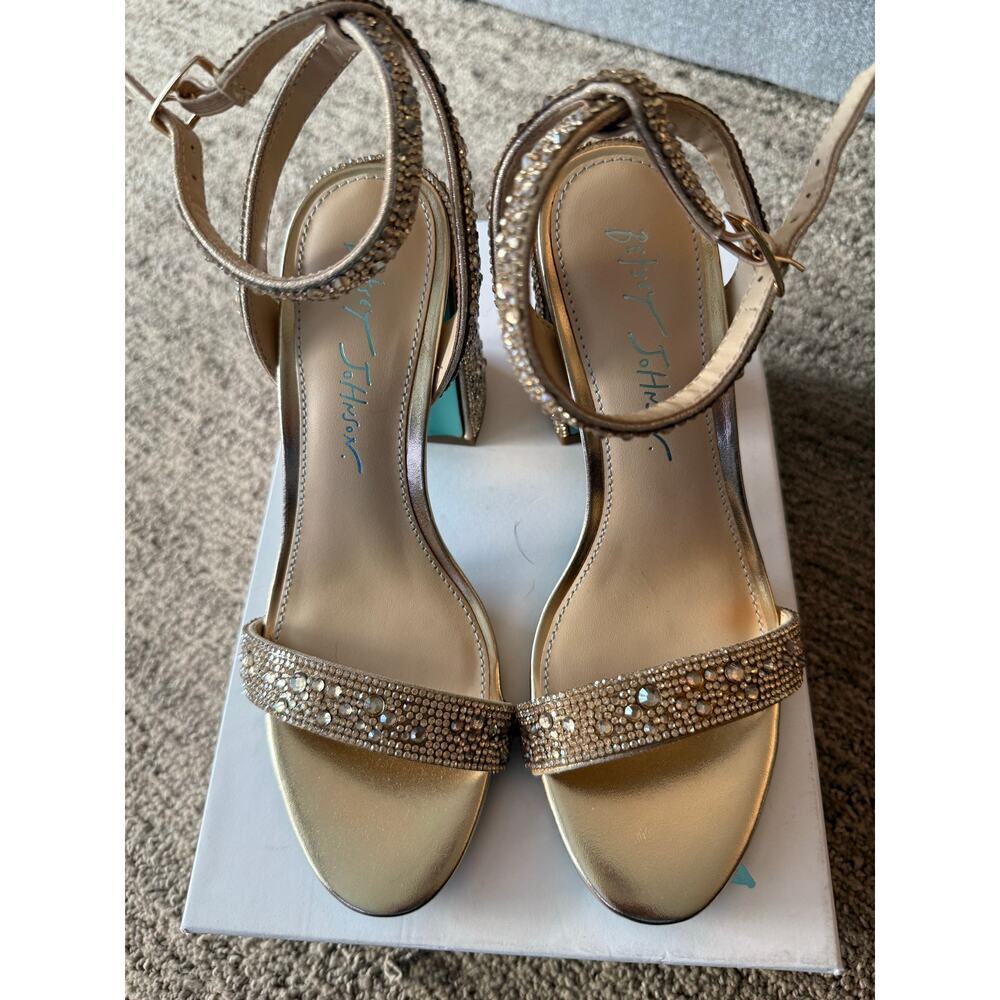 NEW Betsy Johnson Jet Light Gold Rhinestone‎ Block Heel 6.5 Dress Sandal